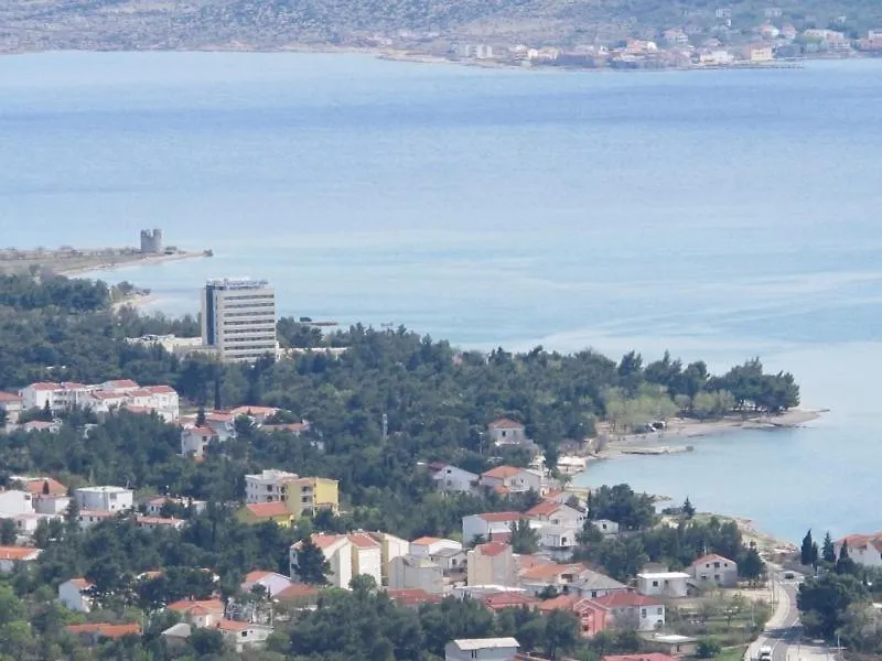 Apartments And Rooms Degenija Starigrad-Paklenica 3*,