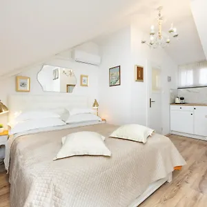 https://apartments-and-rooms-petra.splithotels.org